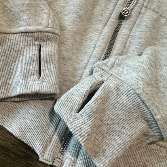 Lululemon Women’s Oversized Crop Full-Zip Hoodie Size 4 Light Gray - Picture 7 of 10